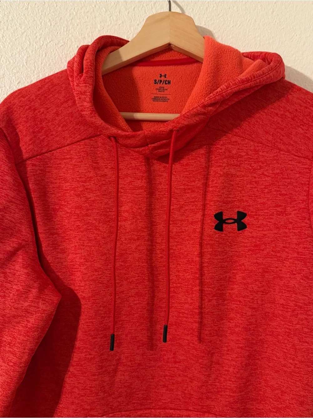Under Armour Pullover Hoodie Mens Sz Small Fleece Twist Red Loose Fit Drawstring